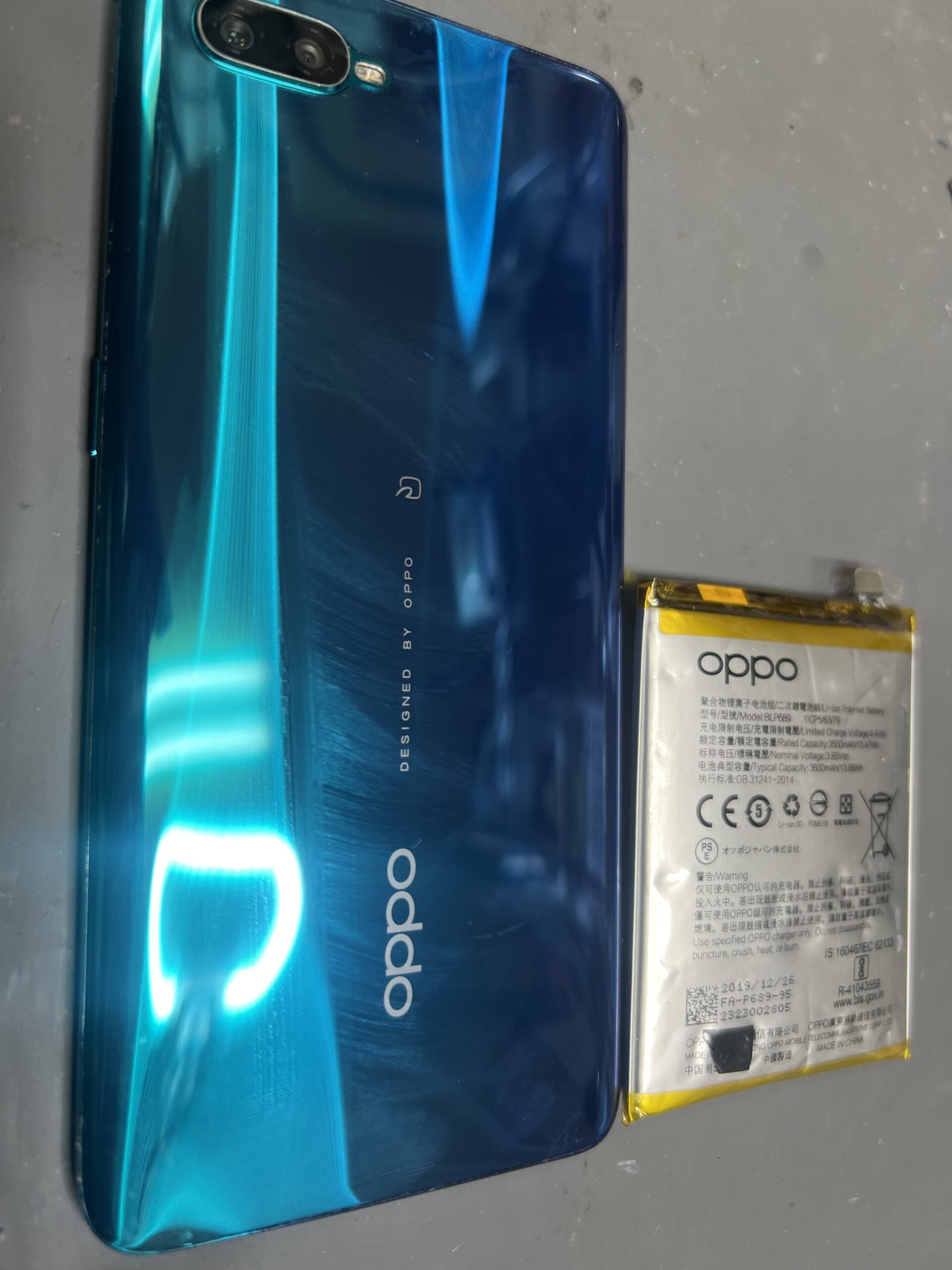 OPPO RENO A背面浮き上がり【バッテリー交換】