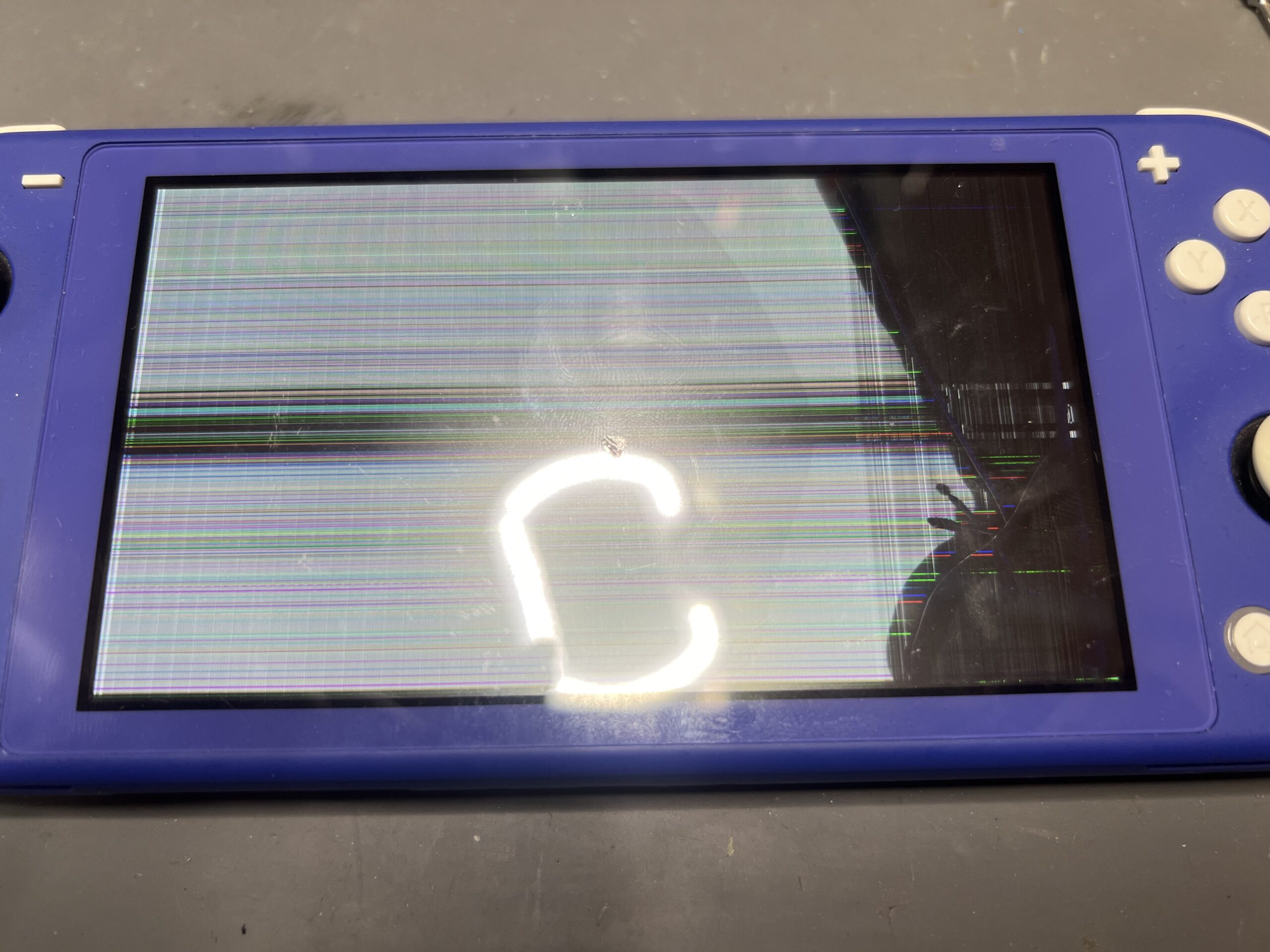 任天堂switch lite 液晶破損【液晶交換】