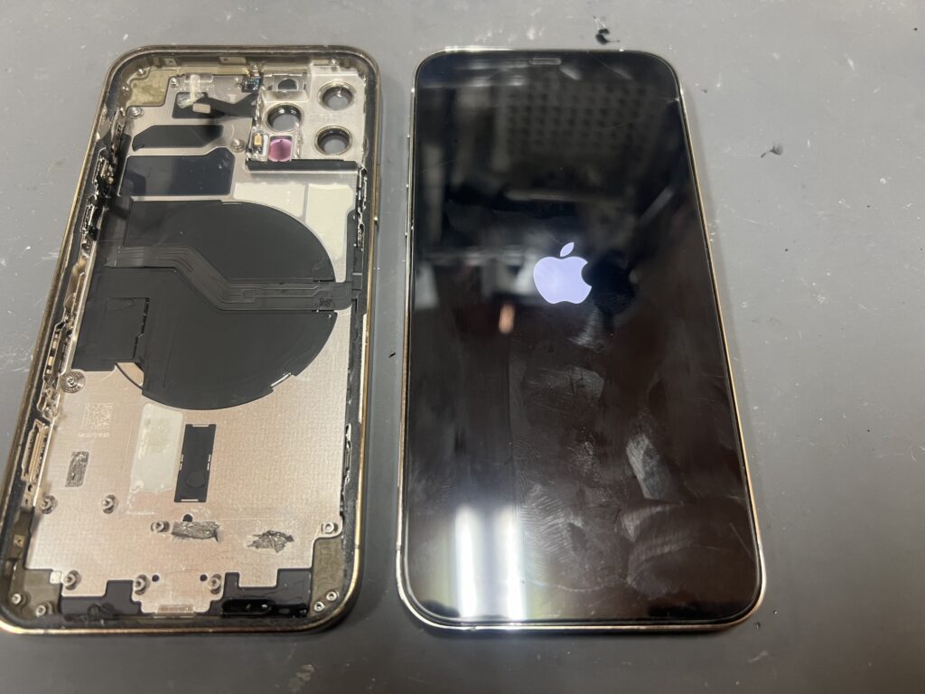 iPhone12Pro 背面割れ