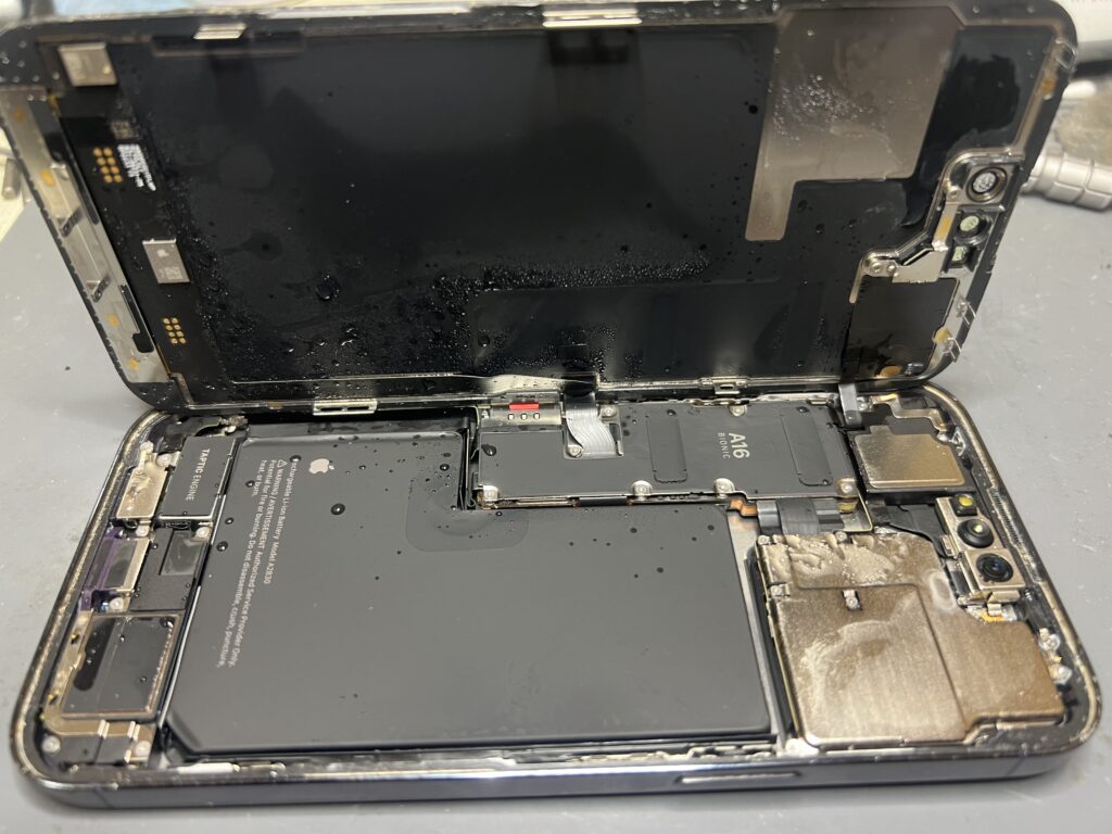iPhone 水没