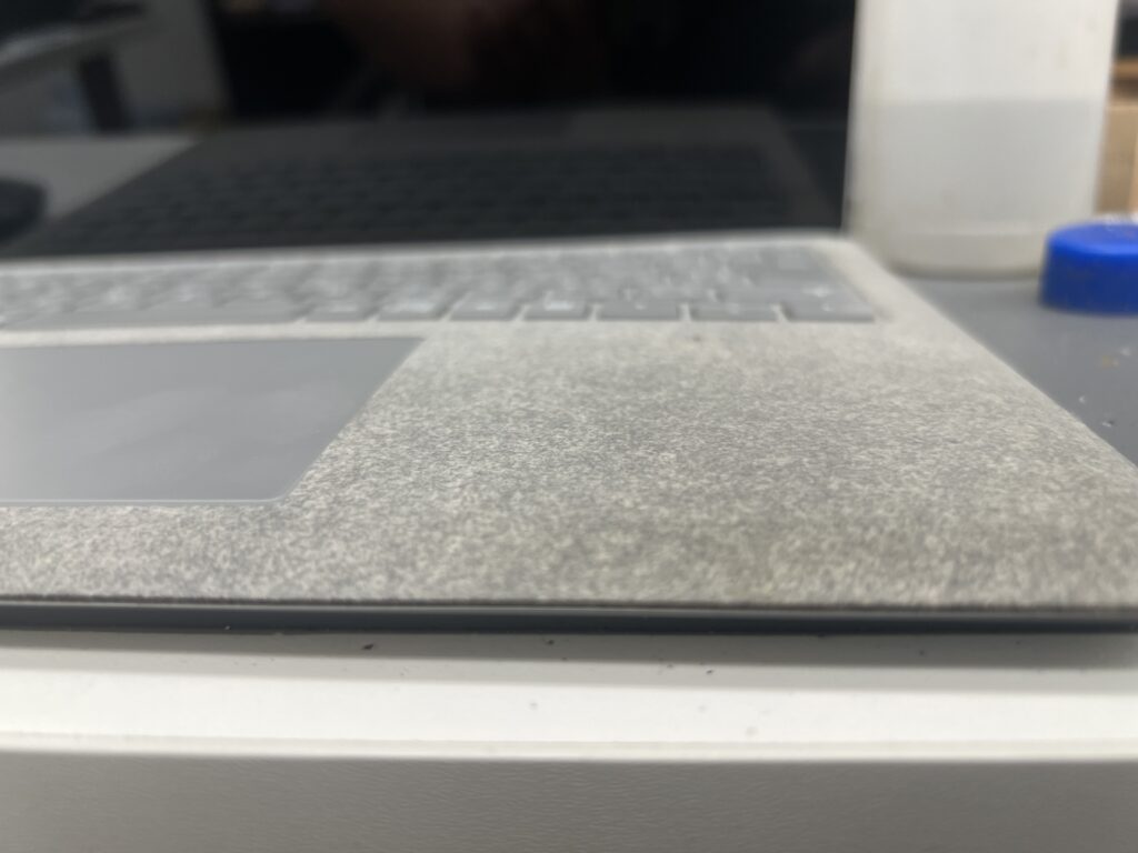 SurfaceLaptop バッテリー