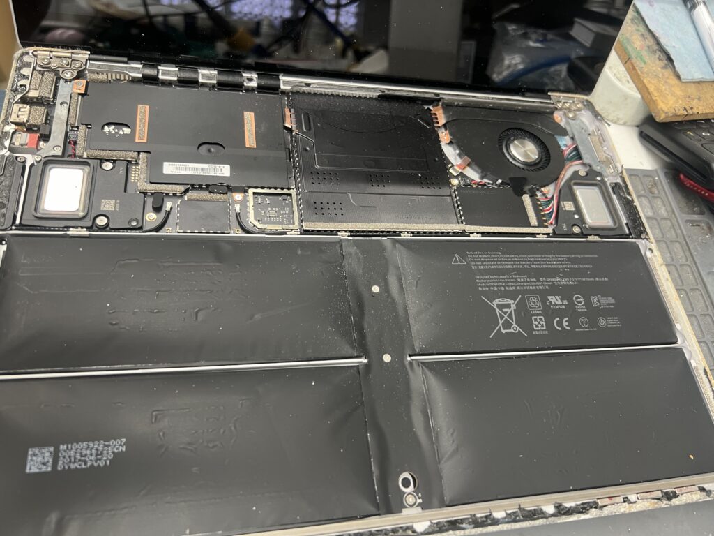 SurfaceLaptop バッテリー