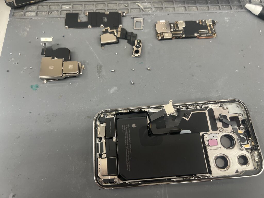 iPhone14Pro 背面修理