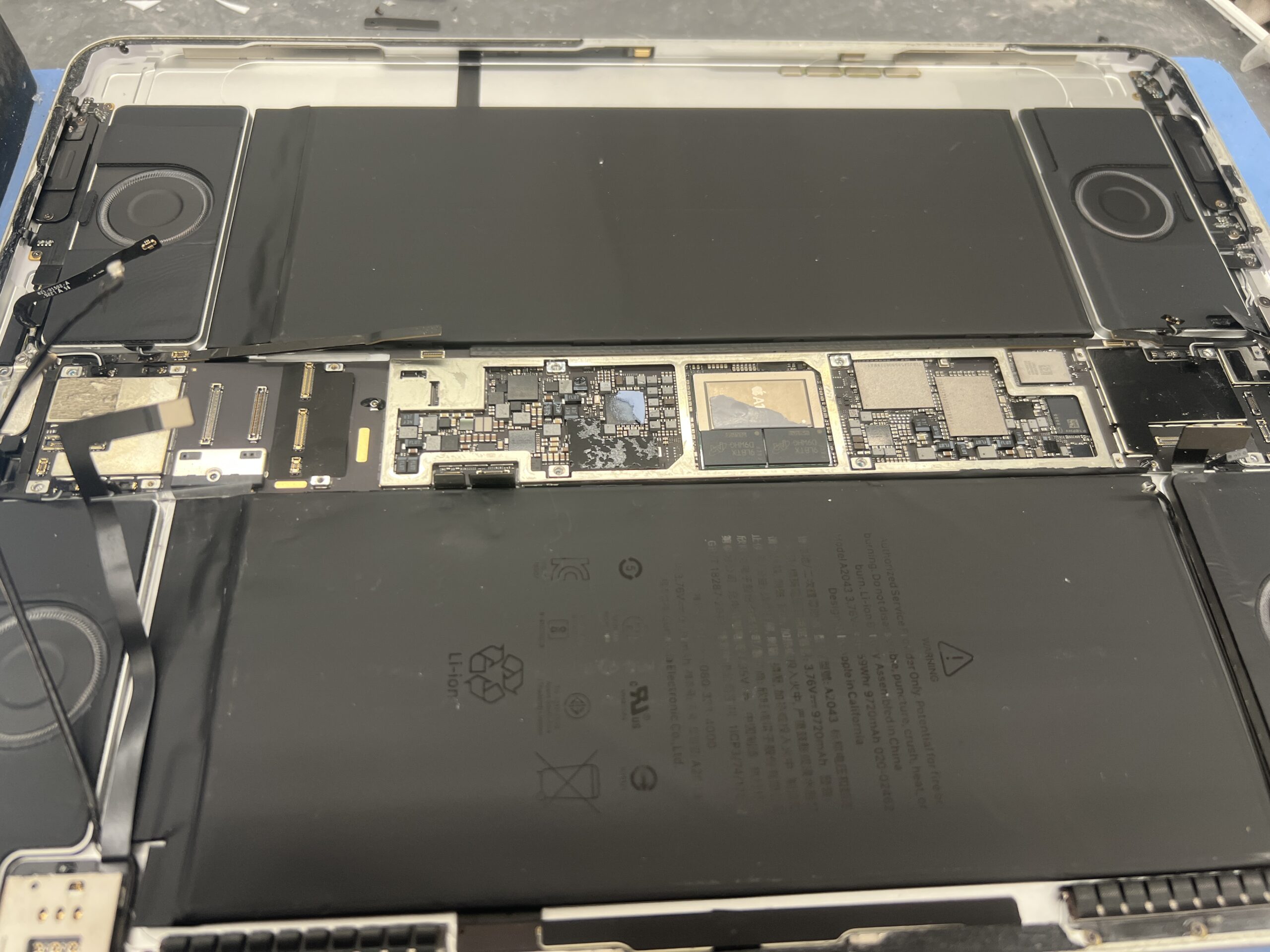iPad Pro 12.9第3世代 分解・内部全体像