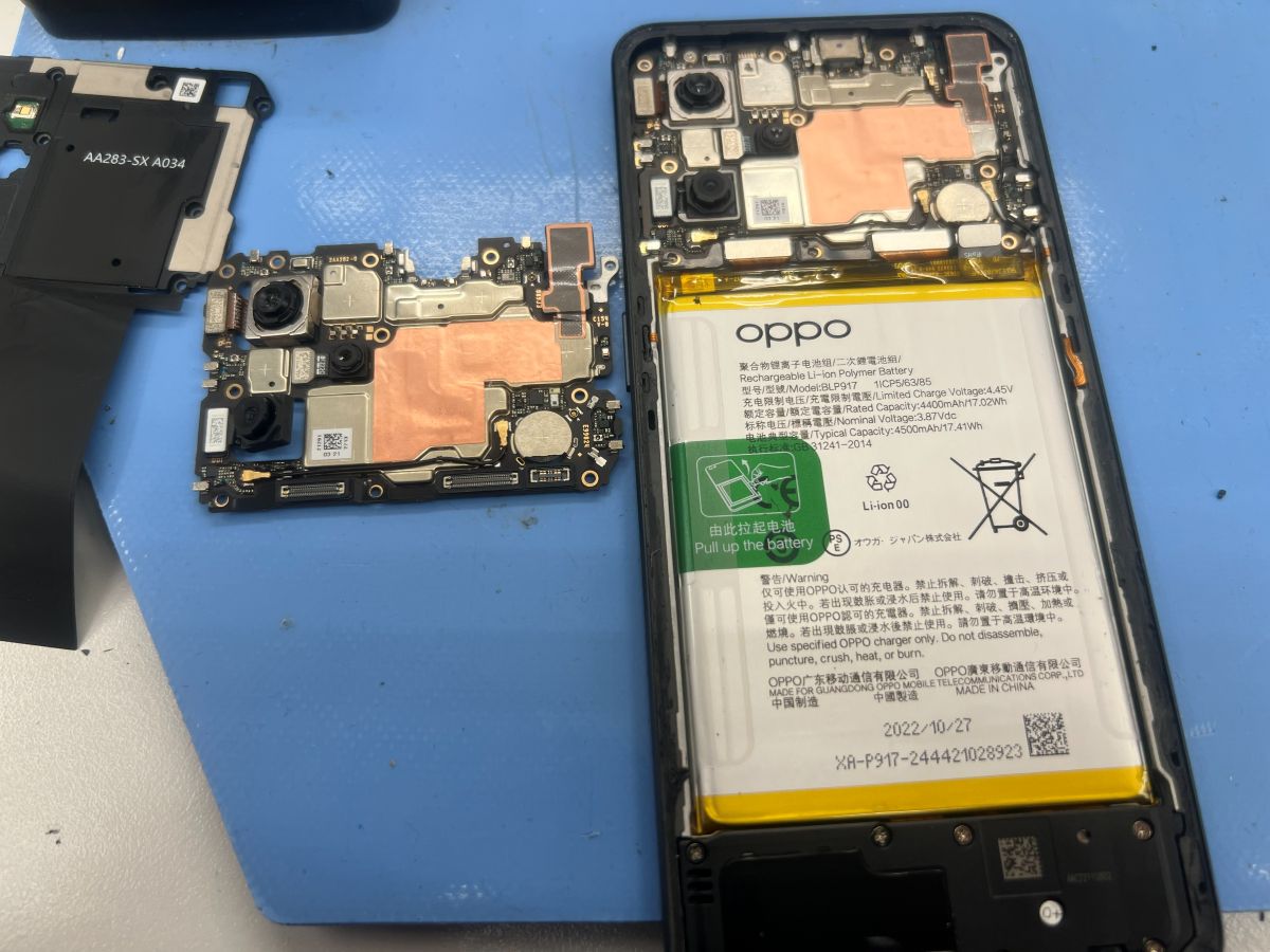 OPPO Reno7A 基板を取り出した状態