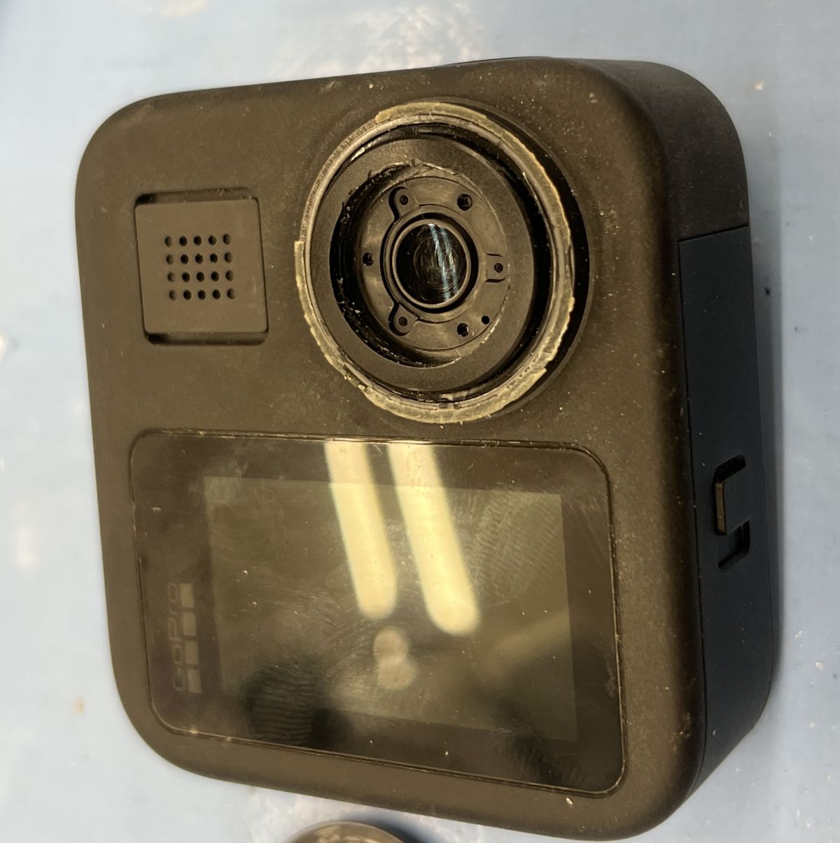 GoPro MAX 破損したレンズガラスを外した状態、内部ユニット