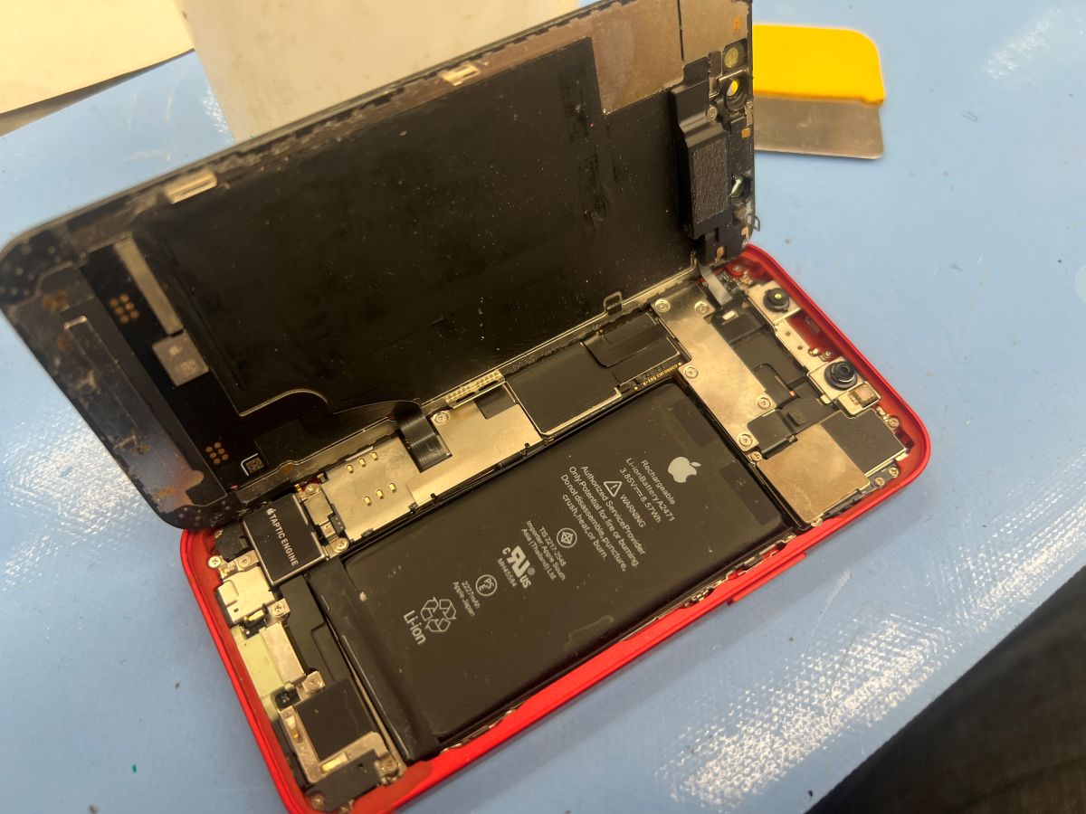iPhone12mini 内部の基板とバッテリーを確認