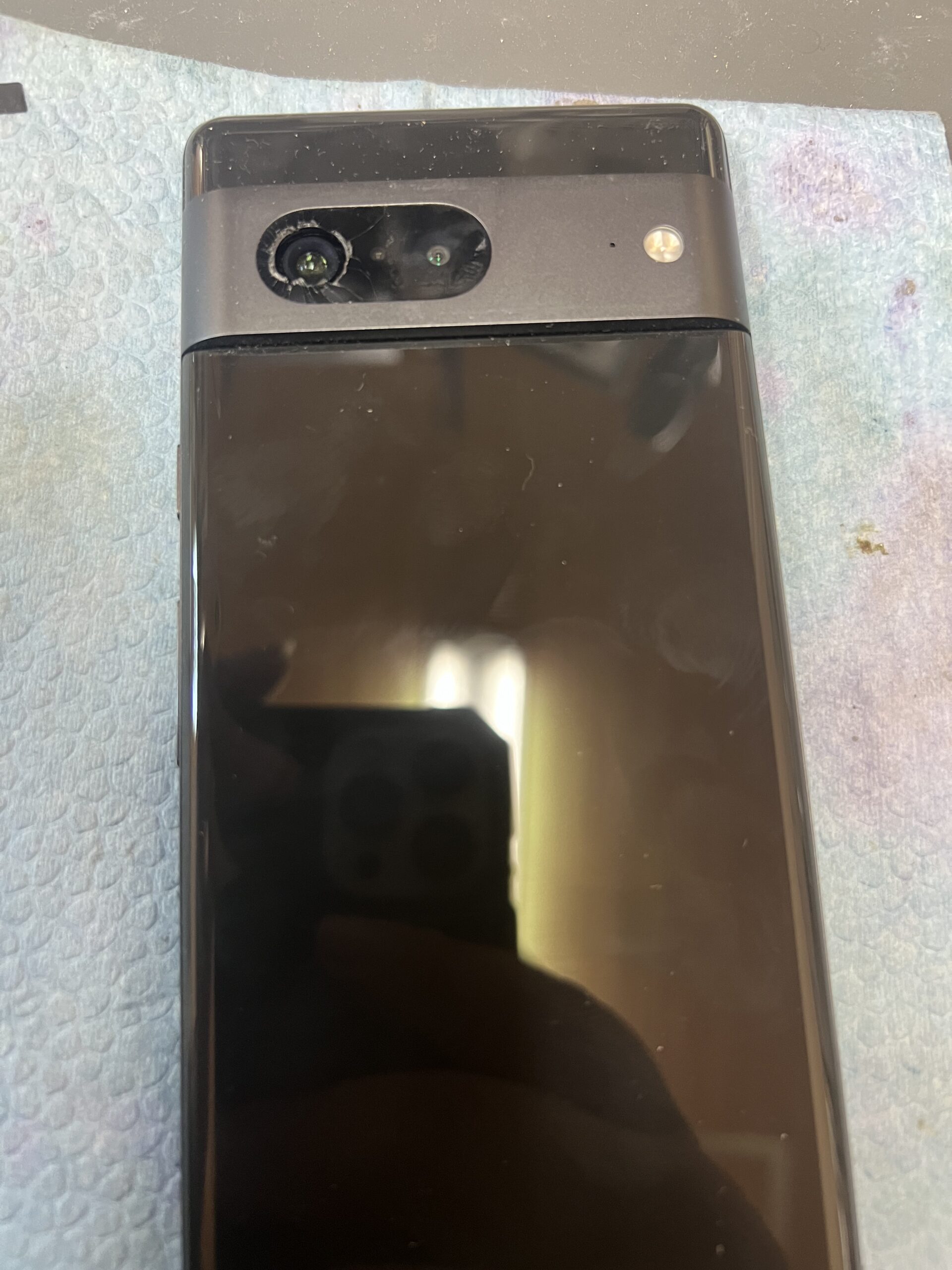 Google Pixel 7 カメラガラス交換修理事例｜レンズにヒビが入ってしまったケース【市川スマホ職人】