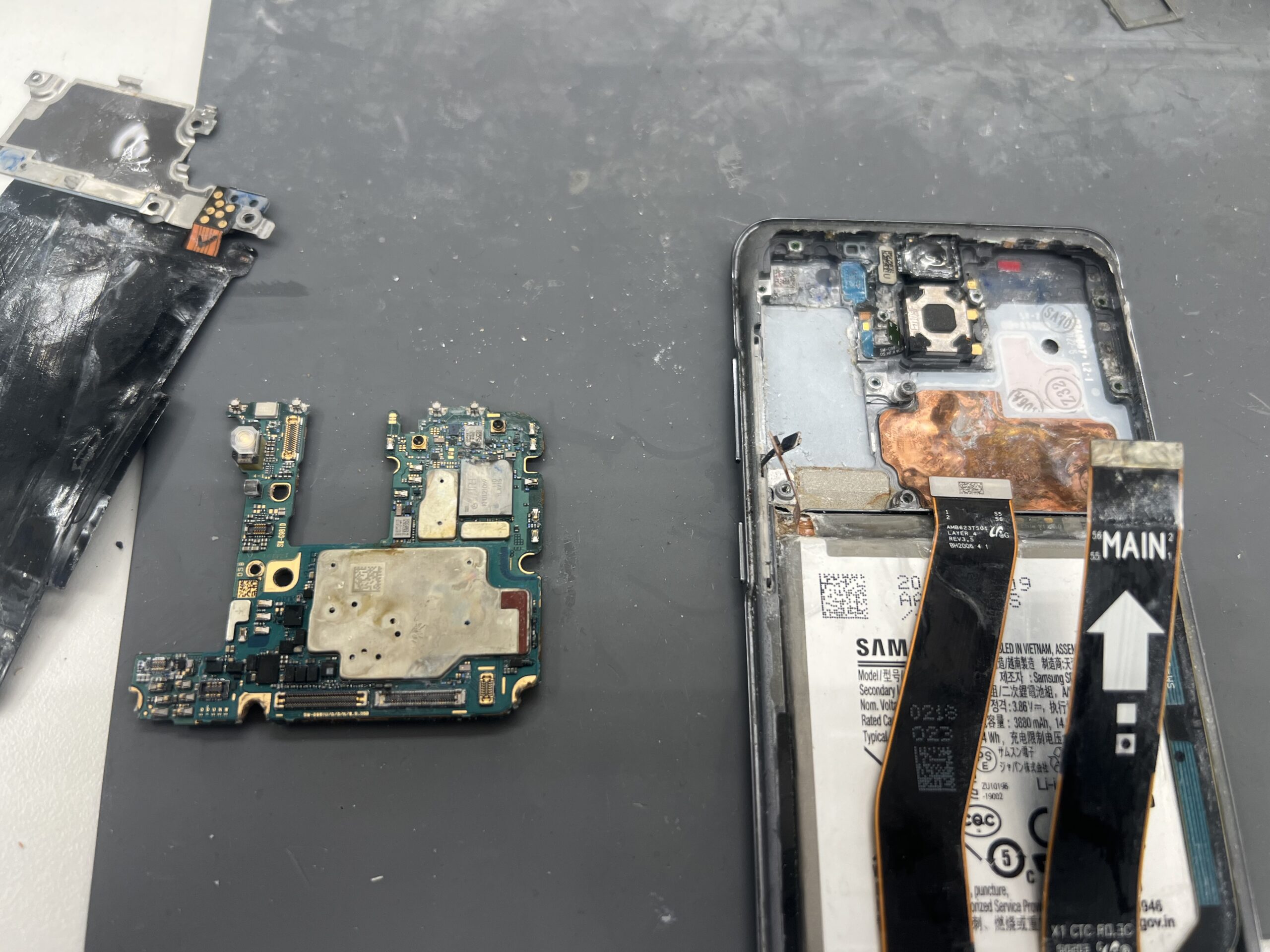 Galaxy S20 メイン基板の腐食