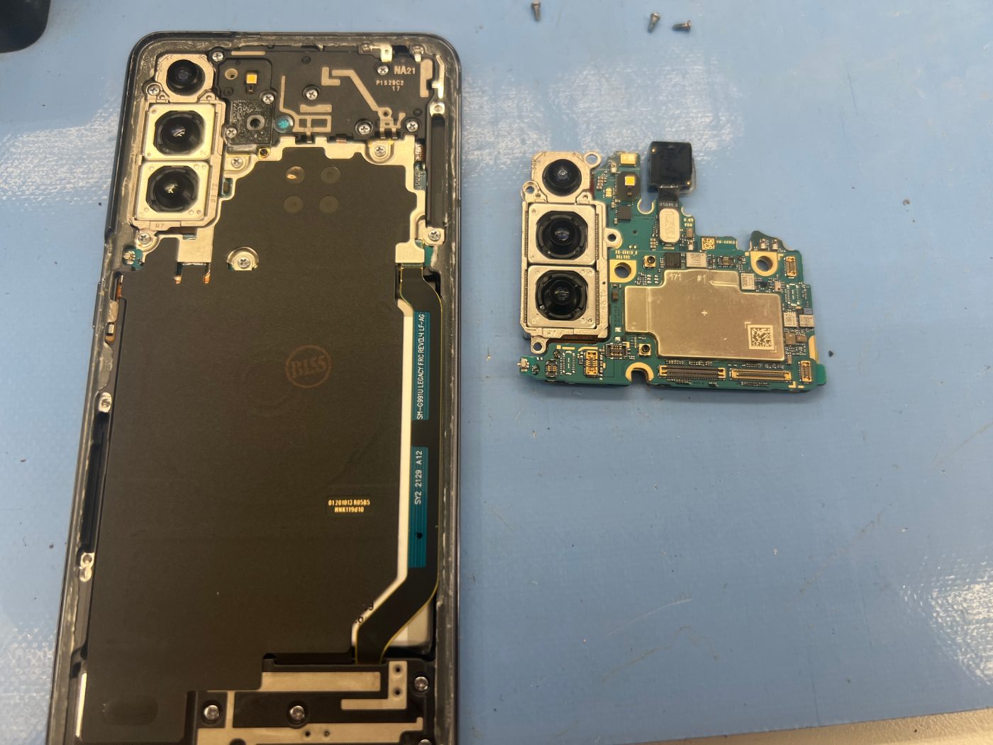 Galaxy S21 基板載せ替え ドナー端末から基板を取り外し