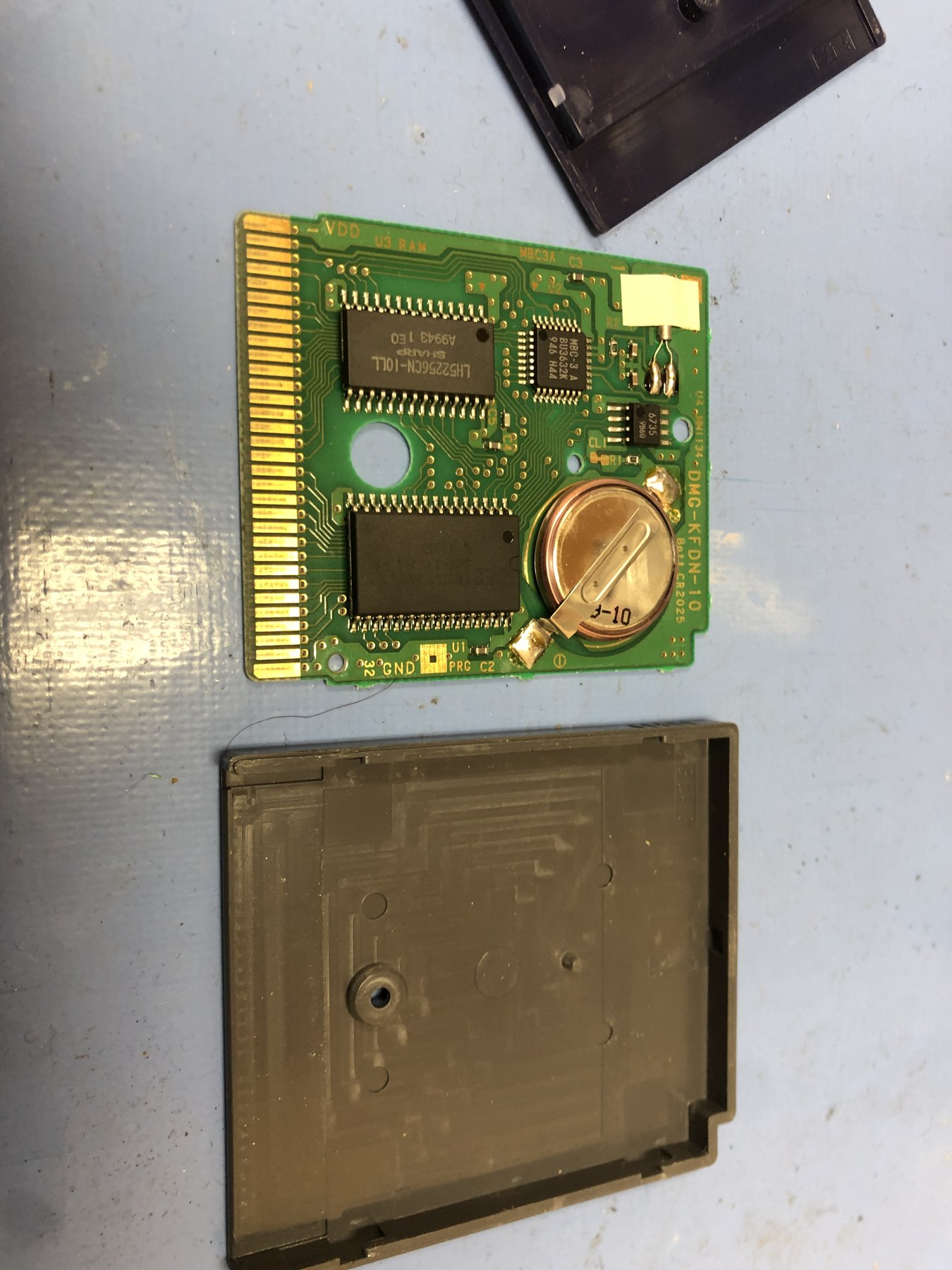 ゲームボーイのソフトがセーブできない｜カセット内部の電池交換で復旧