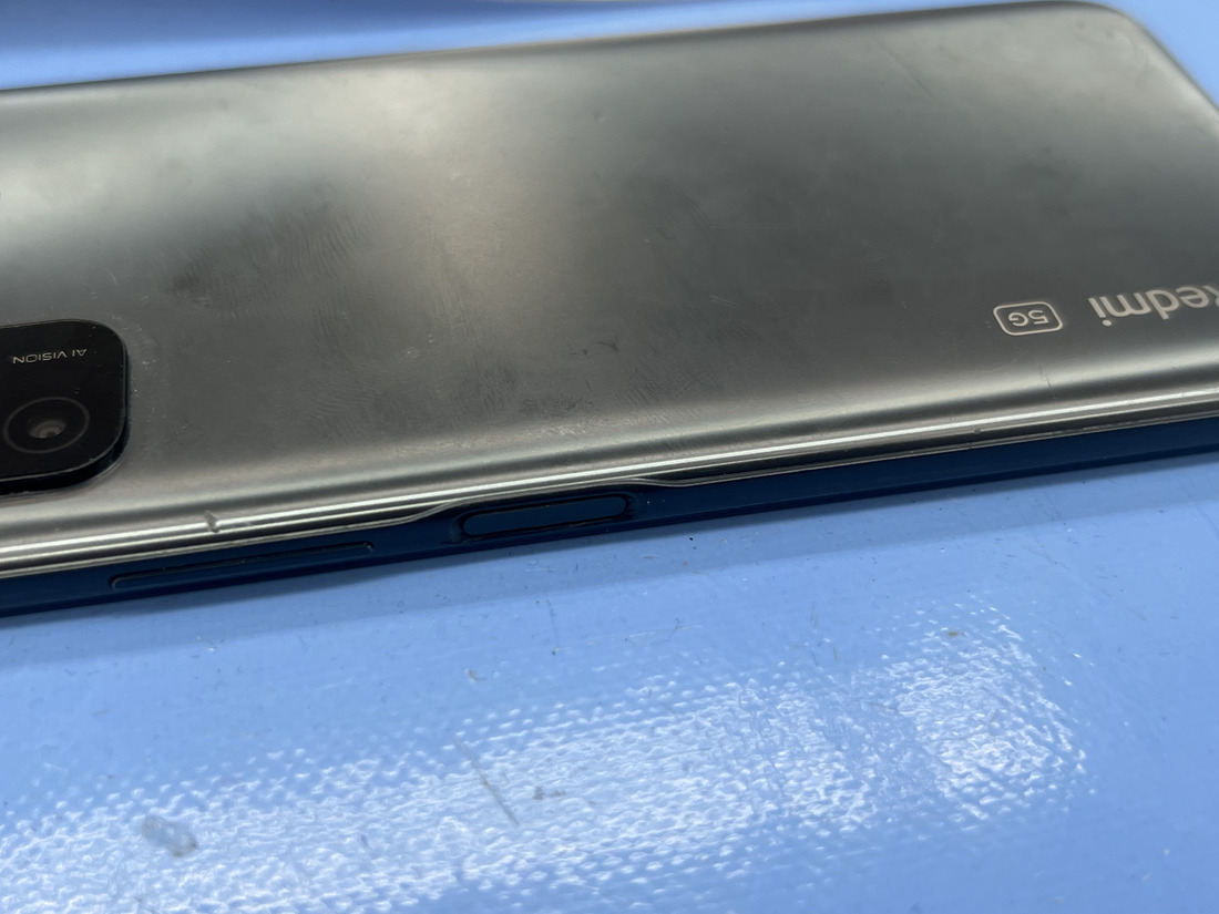 Redmi Note 10 JEの電源ボタンがはまり込んで押せない｜部品交換なしの調整で復旧｜江戸川区より来店